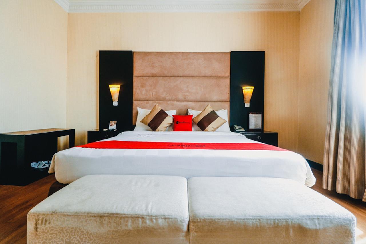 Hotel Reddoorz Premium @Jalan Jendral Sudirman Palembang Zewnętrze zdjęcie