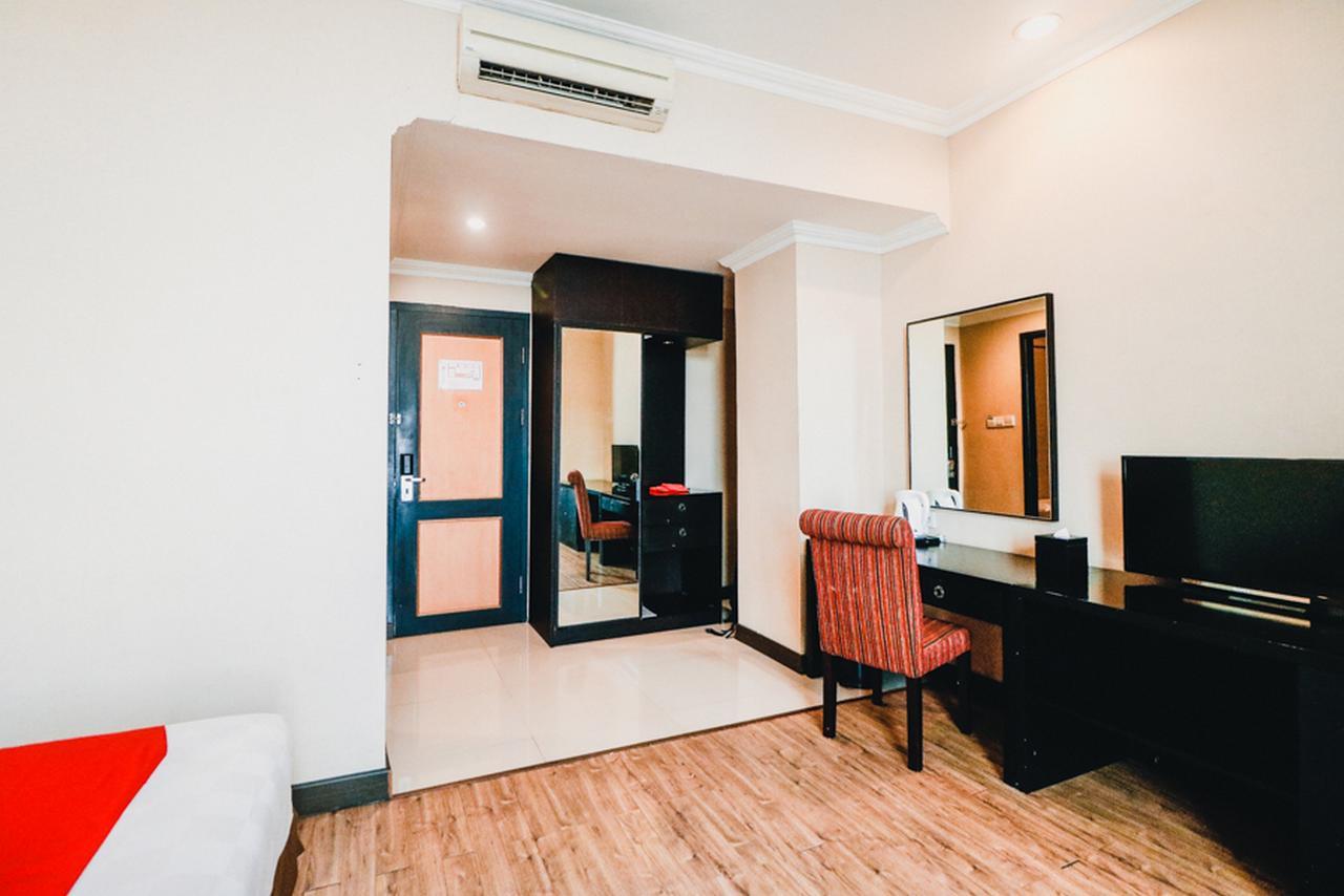 Hotel Reddoorz Premium @Jalan Jendral Sudirman Palembang Zewnętrze zdjęcie
