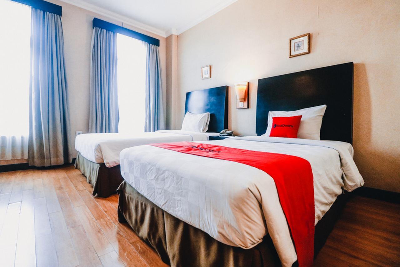 Hotel Reddoorz Premium @Jalan Jendral Sudirman Palembang Zewnętrze zdjęcie